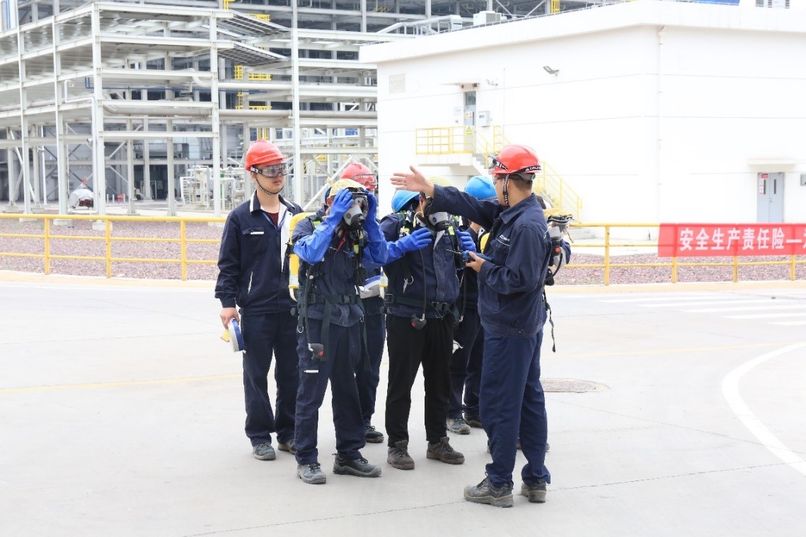 1561337048104384.jpeg 指挥.jpg