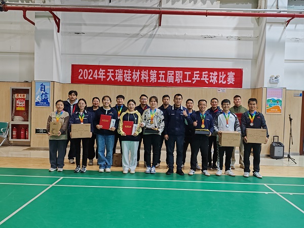 1729647020219569.jpeg 合影.jpg